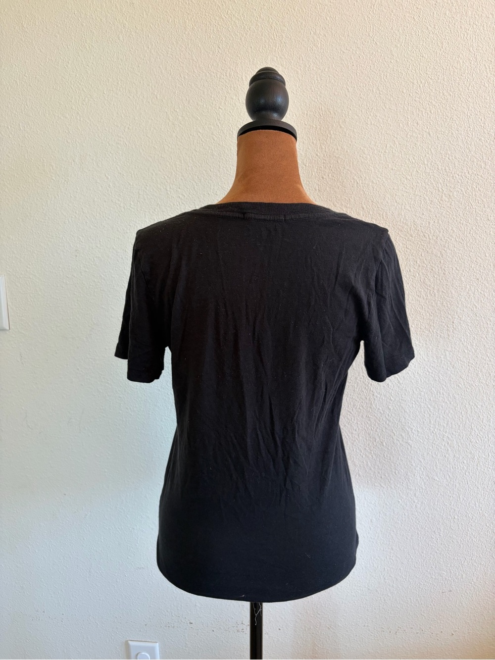 TWO Marine Layer Black V-Neck Short Sleeve Tee - Picture 3 of 6